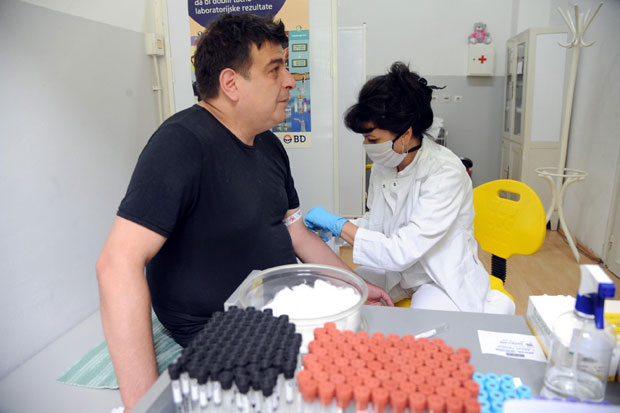 Људи дају плазму, нико нас није одбио